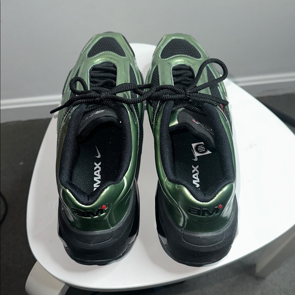 Women’s Nike Air Max Muse Metallic Oil Green - Picture 5 of 8